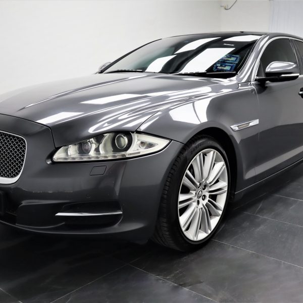 Jaguar XJ PORTFOLIO 5.0 V8 LWB (A) AT (2010) - Image 17