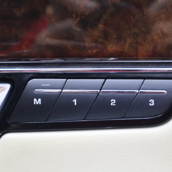 Jaguar XJ PORTFOLIO 5.0 V8 LWB (A) AT (2010) - Image 3