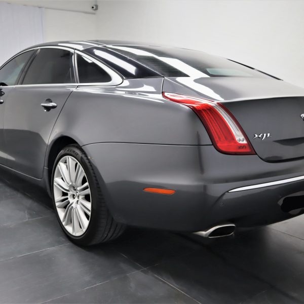 Jaguar XJ PORTFOLIO 5.0 V8 LWB (A) AT (2010) - Image 7