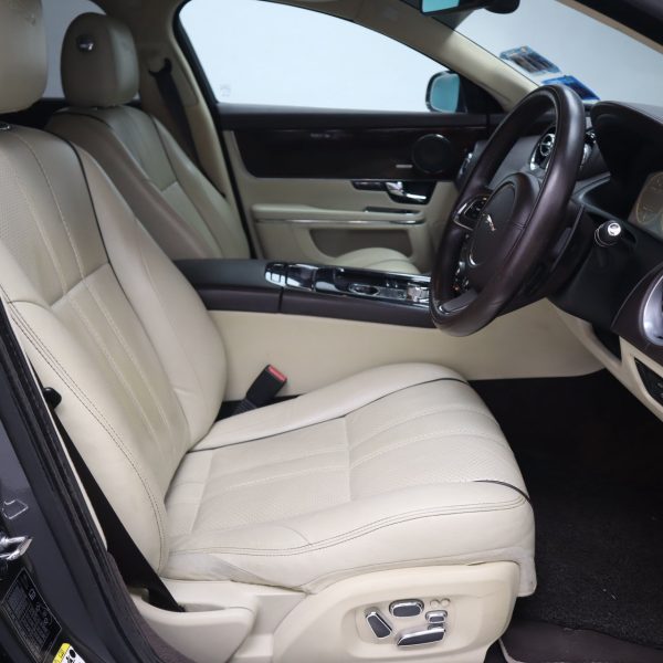 Jaguar XJ PORTFOLIO 5.0 V8 LWB (A) AT (2010) - Image 9