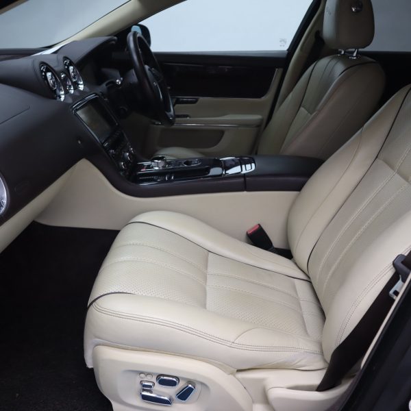 Jaguar XJ PORTFOLIO 5.0 V8 LWB (A) AT (2010) - Image 10