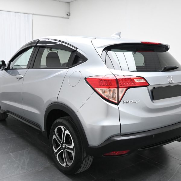 Honda HR-V Hatchback 5dr 1.8 CVT S AT (2016) - Image 6