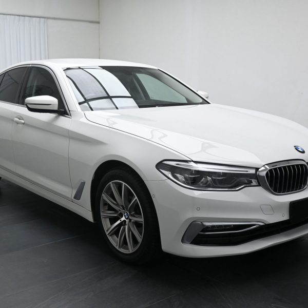 BMW 520I G30 2.0 Luxury Auto AT (2020) - Image 2