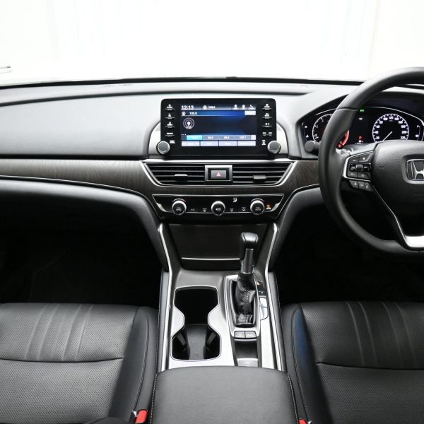 Honda Accord 1.5 TC (A) AT (2020) - Image 11