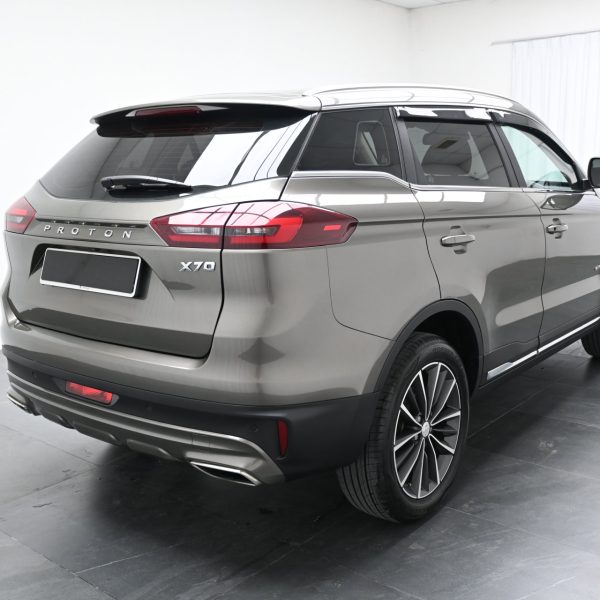 Proton X70 1.8 TGDI PREMIUM 2WD AT (2020) - Image 9