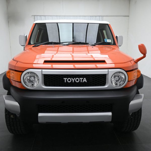 Toyota FJ Cruiser GSJ15W Wagon 5dr Auto 5sp 4WD 4.0i [IMP] AT (2013) - Image 2