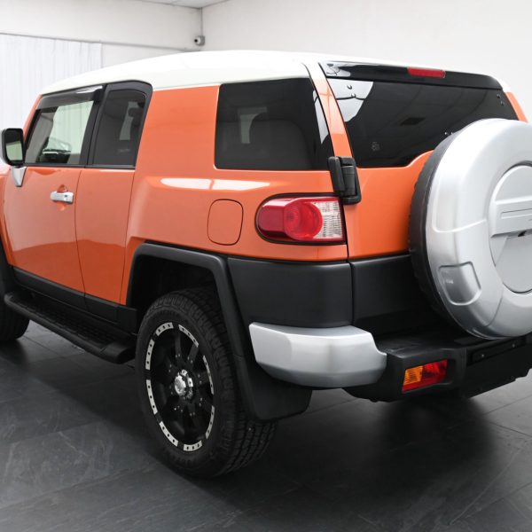 Toyota FJ Cruiser GSJ15W Wagon 5dr Auto 5sp 4WD 4.0i [IMP] AT (2013) - Image 6