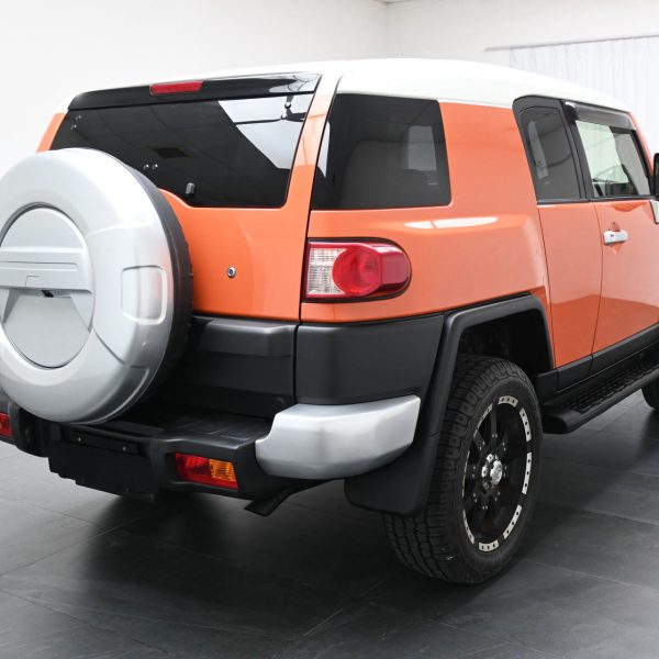 Toyota FJ Cruiser GSJ15W Wagon 5dr Auto 5sp 4WD 4.0i [IMP] AT (2013) - Image 8