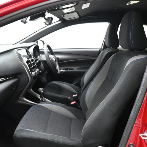Toyota Yaris 1.5 E AT (2022) - Image 12
