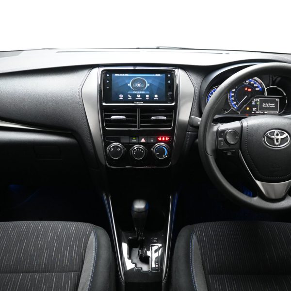 Toyota Yaris 1.5 E AT (2022) - Image 10