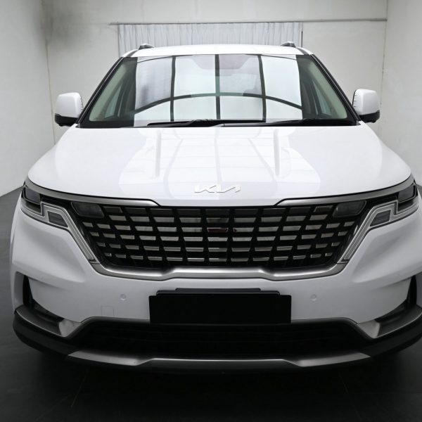 Kia Grand Carnival 2.2 Mid AT (2021) - Image 2