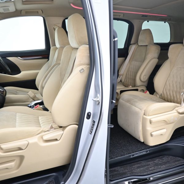 Toyota Alphard 2.5 ZA (A) AT (2015) - Image 17