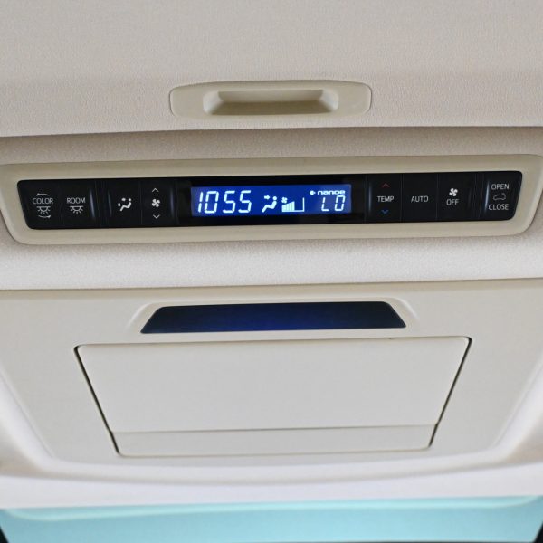Toyota Alphard 2.5 ZA (A) AT (2015) - Image 4