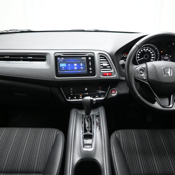 Honda HR-V Hatchback 5dr 1.8 CVT V AT (2015) - Image 9