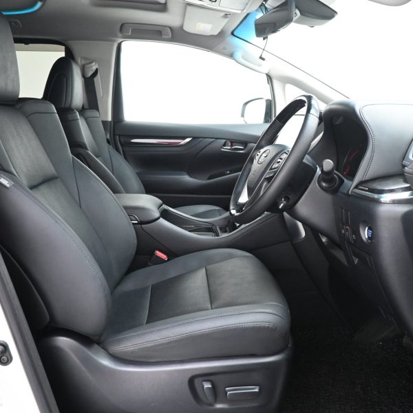 Toyota Alphard 2.5 SC Auto AT (2021) - Image 17