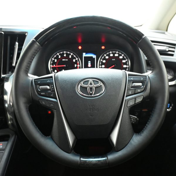 Toyota Alphard 2.5 SC Auto AT (2021) - Image 4