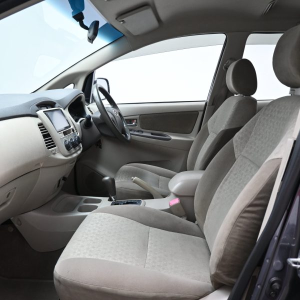 Toyota Innova N40 Wagon 5dr E 8st Auto-Gate Shift 4sp RWD 2.0i AT (2016) - Image 12