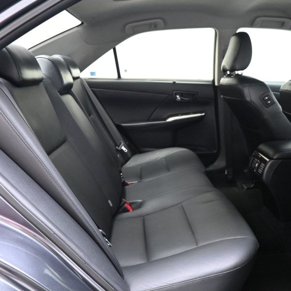 Toyota Camry 2.5 Hybrid Luxury AT (2017) - Image 12