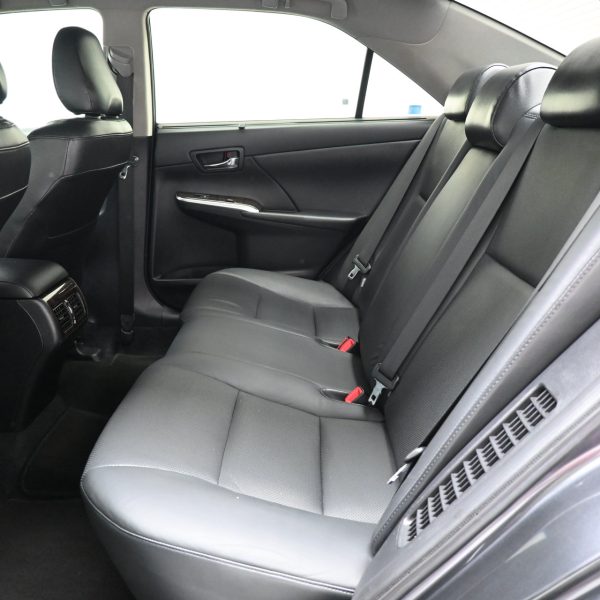 Toyota Camry 2.5 Hybrid Luxury AT (2017) - Image 13