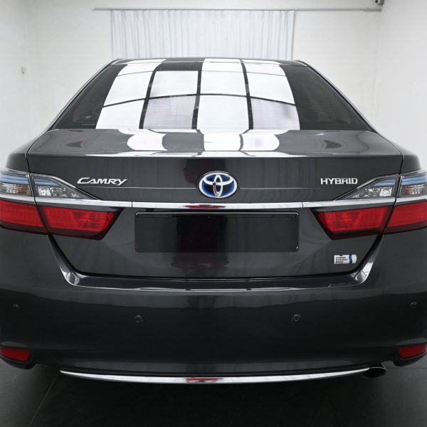 Toyota Camry 2.5 Hybrid Luxury AT (2017) - Image 7
