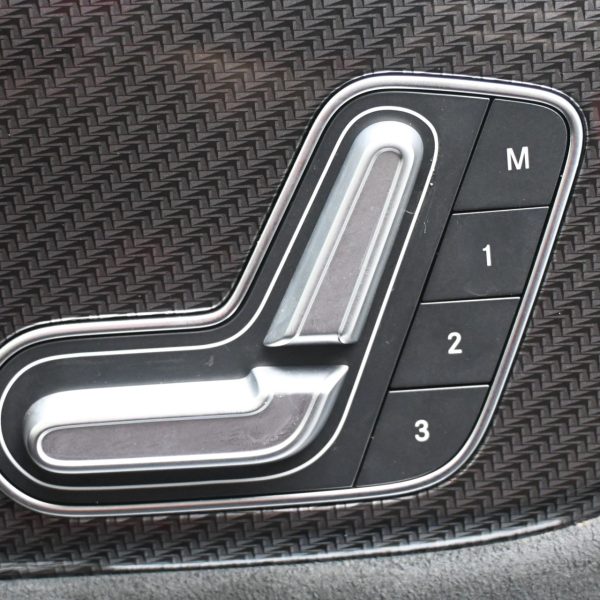 Mercedes-Benz GLB250 2.0 Auto AT (2021) - Image 20