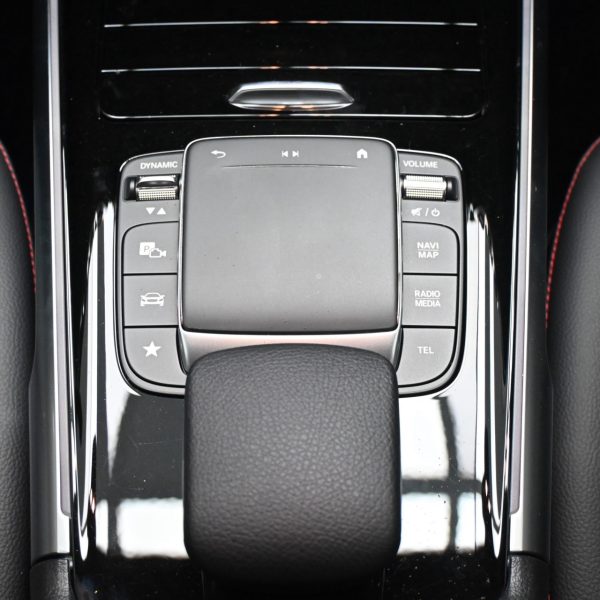 Mercedes-Benz GLB250 2.0 Auto AT (2021) - Image 4