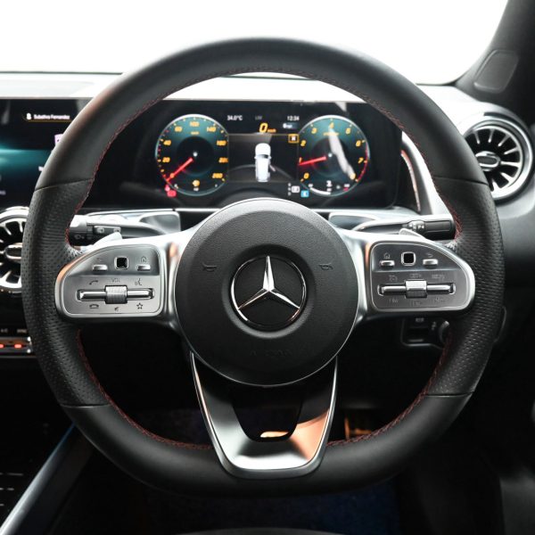 Mercedes-Benz GLB250 2.0 Auto AT (2021) - Image 6