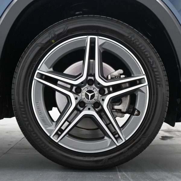 Mercedes-Benz GLB250 2.0 Auto AT (2021) - Image 10