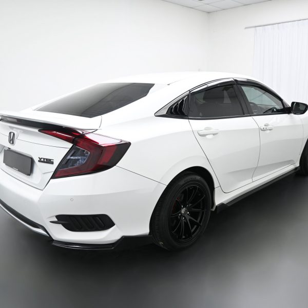 Honda Civic FC 1.8 S Auto AT (2022) - Image 11