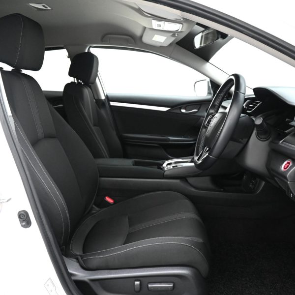 Honda Civic FC 1.8 S Auto AT (2022) - Image 13