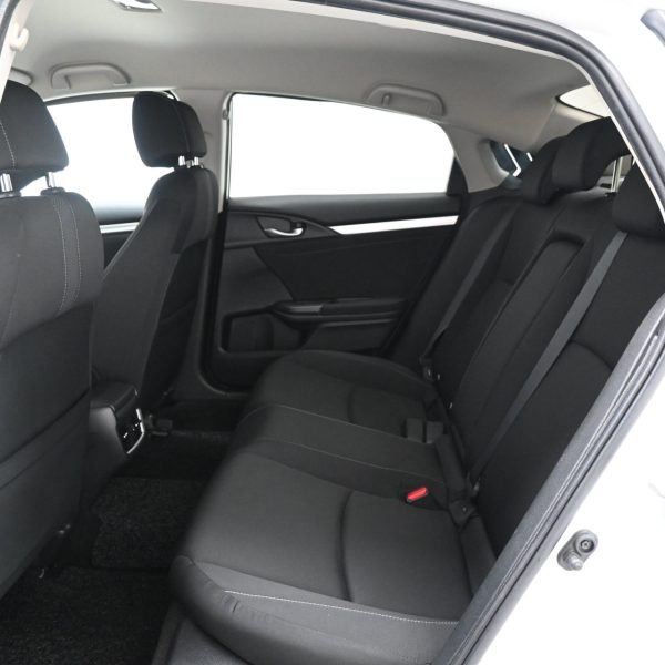 Honda Civic FC 1.8 S Auto AT (2022) - Image 16
