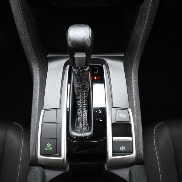 Honda Civic FC 1.8 S Auto AT (2022) - Image 19