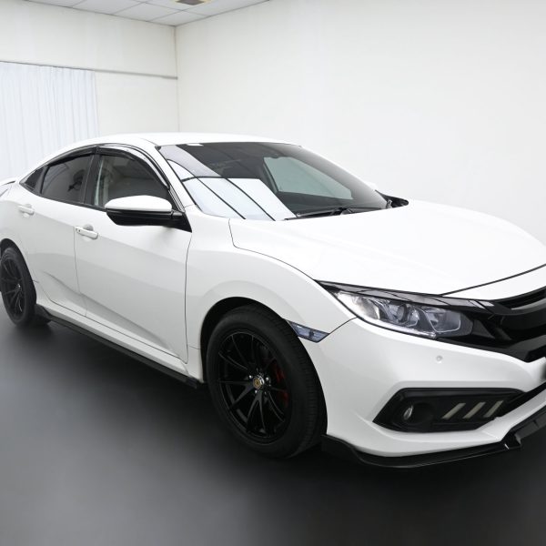 Honda Civic FC 1.8 S Auto AT (2022) - Image 3