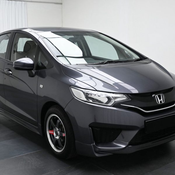 Honda Jazz GK Hatch 5dr E i-VTEC CVT FWD 1.5i AT (2015) - Image 3