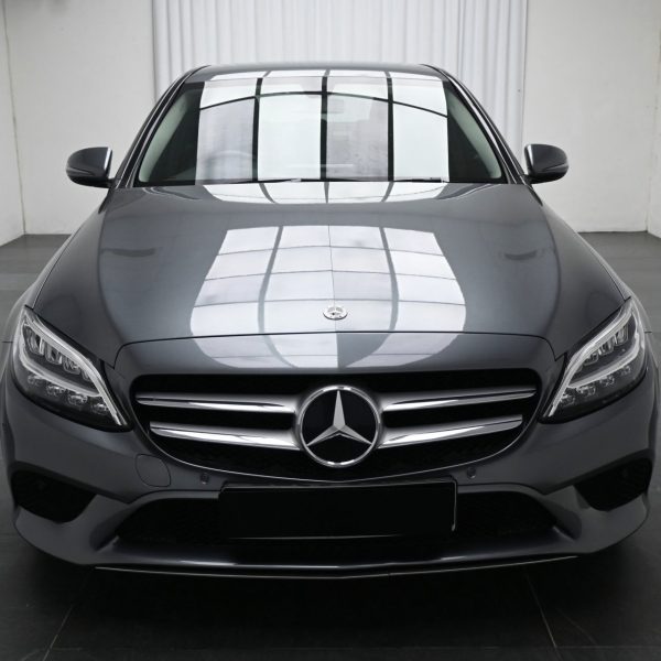 Mercedes-Benz C200 W205 Sedan 4dr Advantgarde 1.5DiT AT (2019) - Image 2