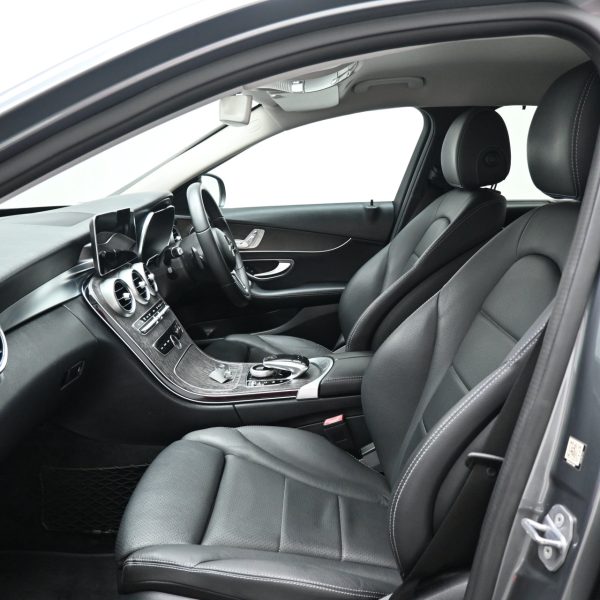 Mercedes-Benz C200 W205 Sedan 4dr Advantgarde 1.5DiT AT (2019) - Image 13