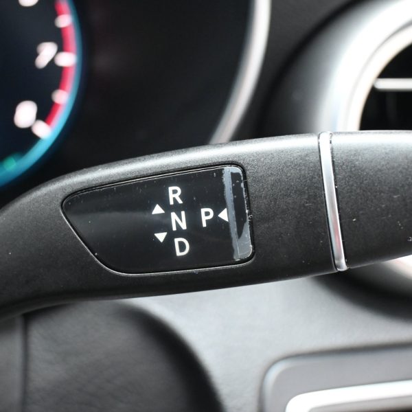 Mercedes-Benz C200 W205 Sedan 4dr Advantgarde 1.5DiT AT (2019) - Image 19