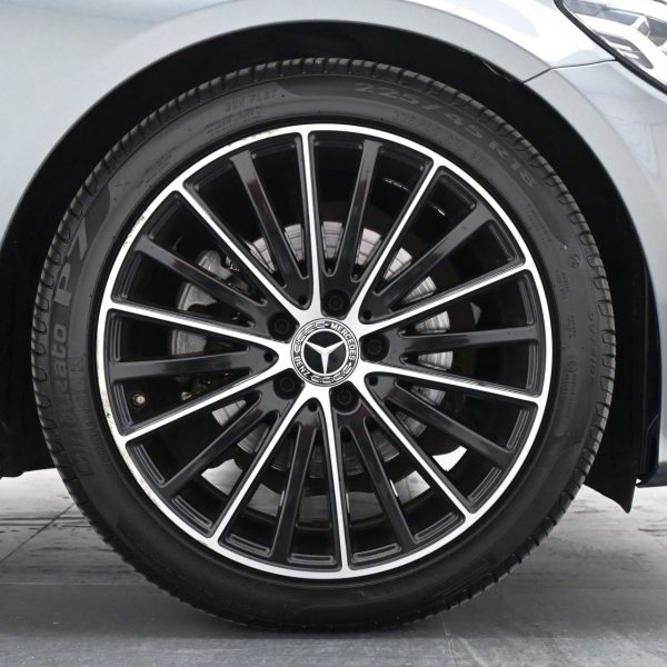 Mercedes-Benz C200 W205 Sedan 4dr Advantgarde 1.5DiT AT (2019) - Image 7