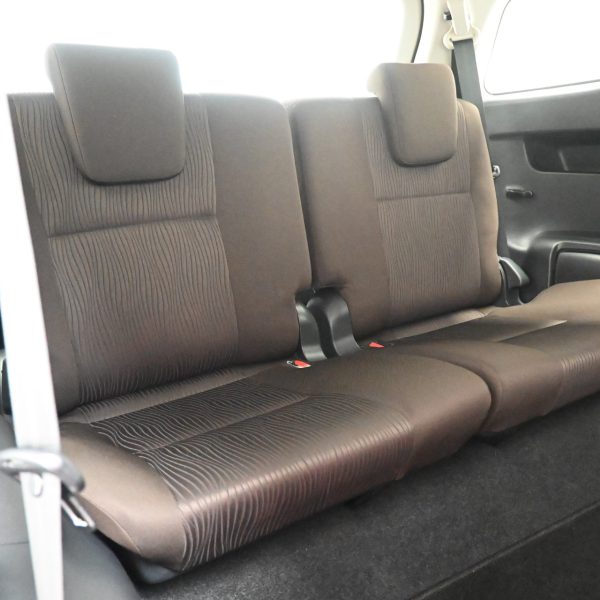 Toyota Fortuner 2.4 4X4 AT (2016) - Image 17