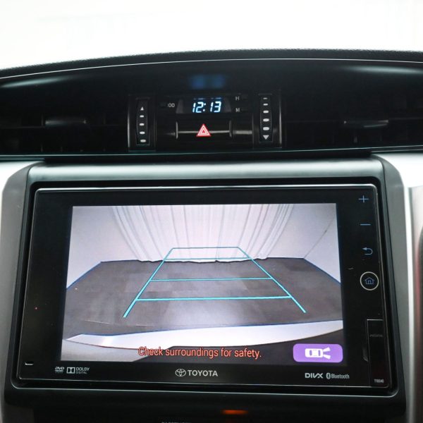 Toyota Fortuner 2.4 4X4 AT (2016) - Image 6