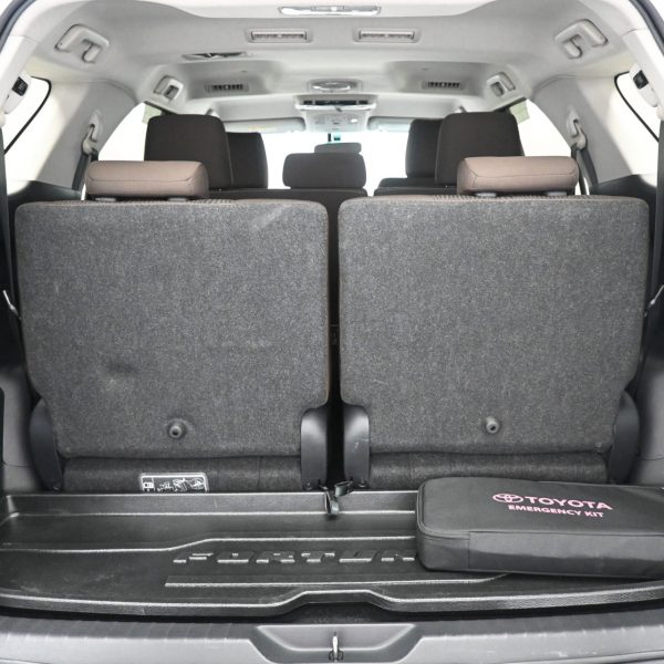Toyota Fortuner 2.4 4X4 AT (2016) - Image 7