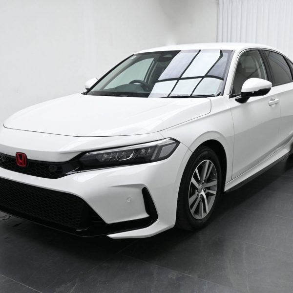 Honda Civic FE 1.5 E Auto AT (2022) - Image 18