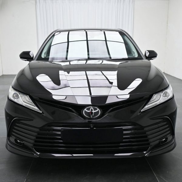 Toyota Camry 2.5 V Auto AT (2022) - Image 2