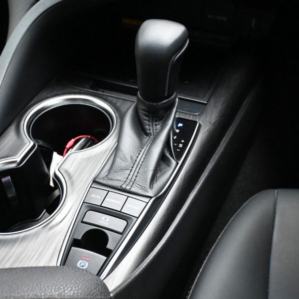 Toyota Camry 2.5 V Auto AT (2022) - Image 18