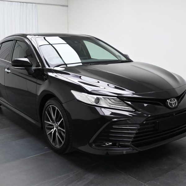 Toyota Camry 2.5 V Auto AT (2022) - Image 3