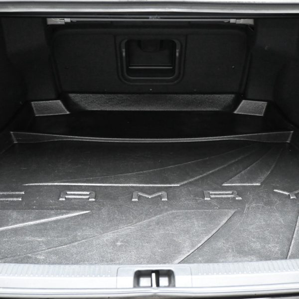Toyota Camry 2.5 V Auto AT (2022) - Image 6