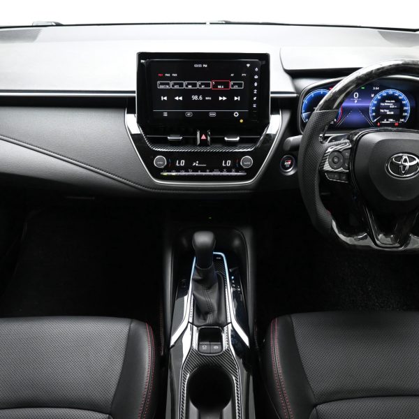 Toyota Corolla Altis 1.8 G Facelift Auto AT (2023) - Image 14