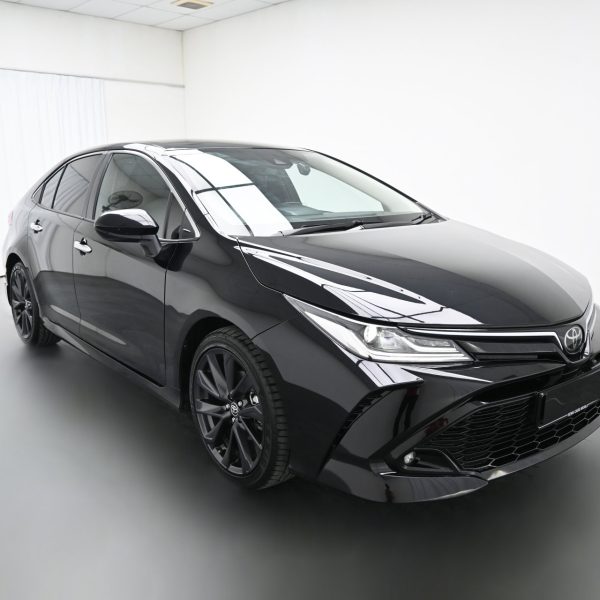 Toyota Corolla Altis 1.8 G Facelift Auto AT (2023) - Image 3