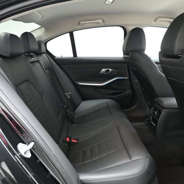 BMW 320I 2.0 Sport G20 AT (2022) - Image 15