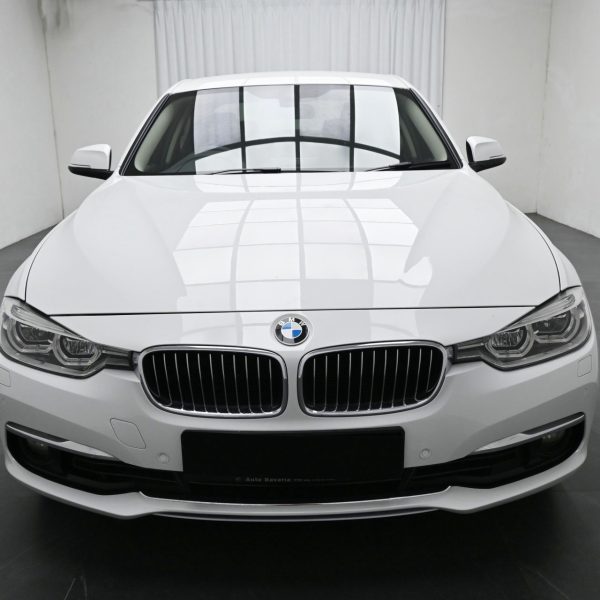 BMW 318I F30 Sedan 4dr 318i Luxury AT (2018) - Image 2